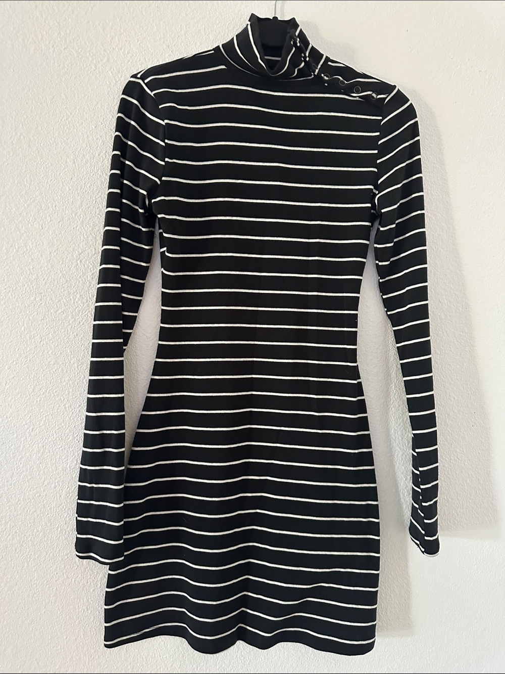 NWT! URBAN OUTFITTERS Black & White Horizontal Stripe Fitted Dress, size XS